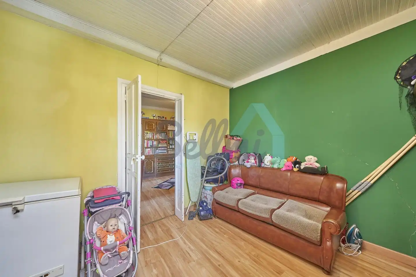 Sala de estar de Casa o chalet en venta en Belmonte de Miranda con Jardín privado, Parquet y Terraza