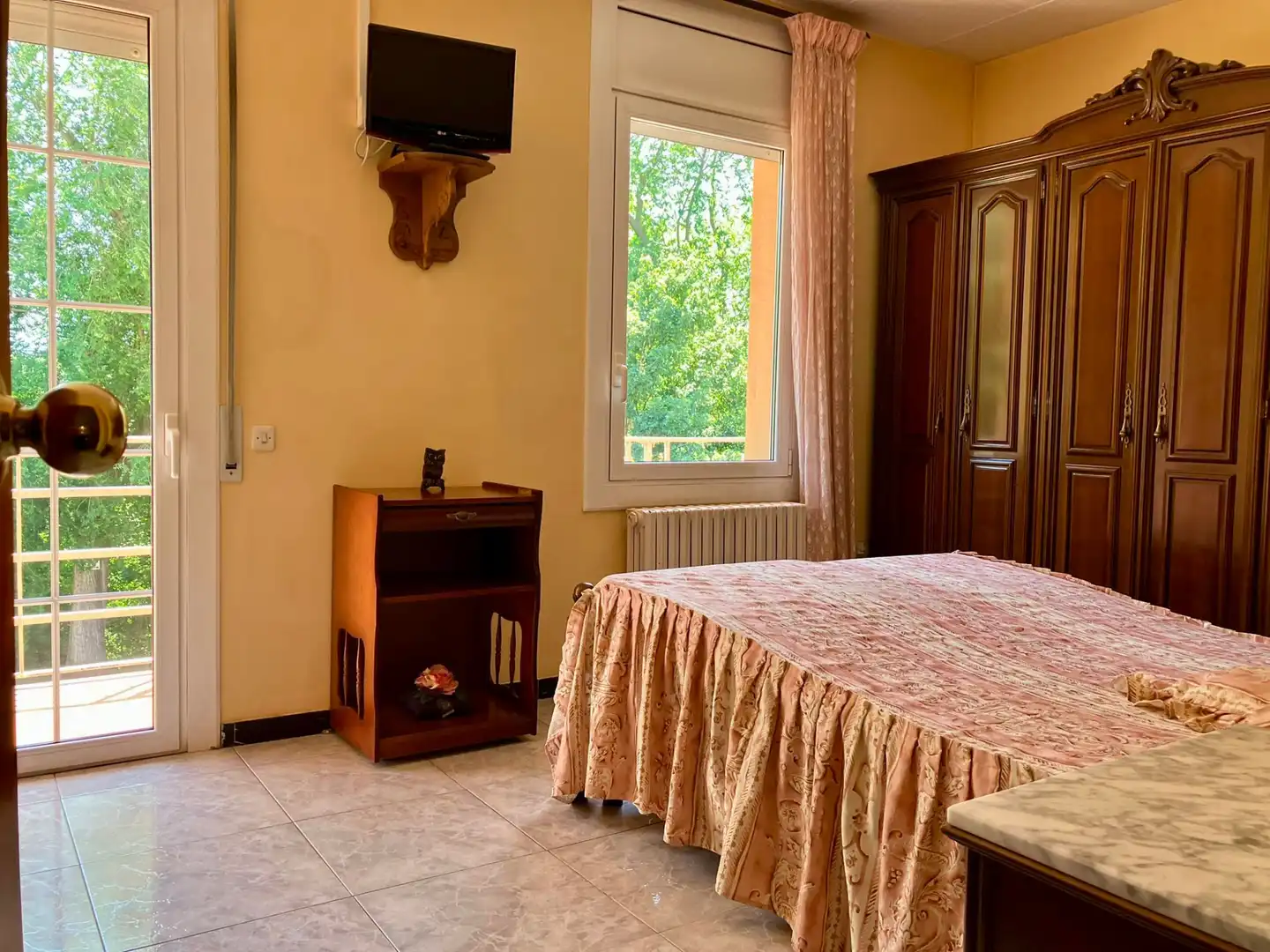 Dormitori de Casa o xalet en venda en Olot amb Calefacció, Terrassa i Balcó