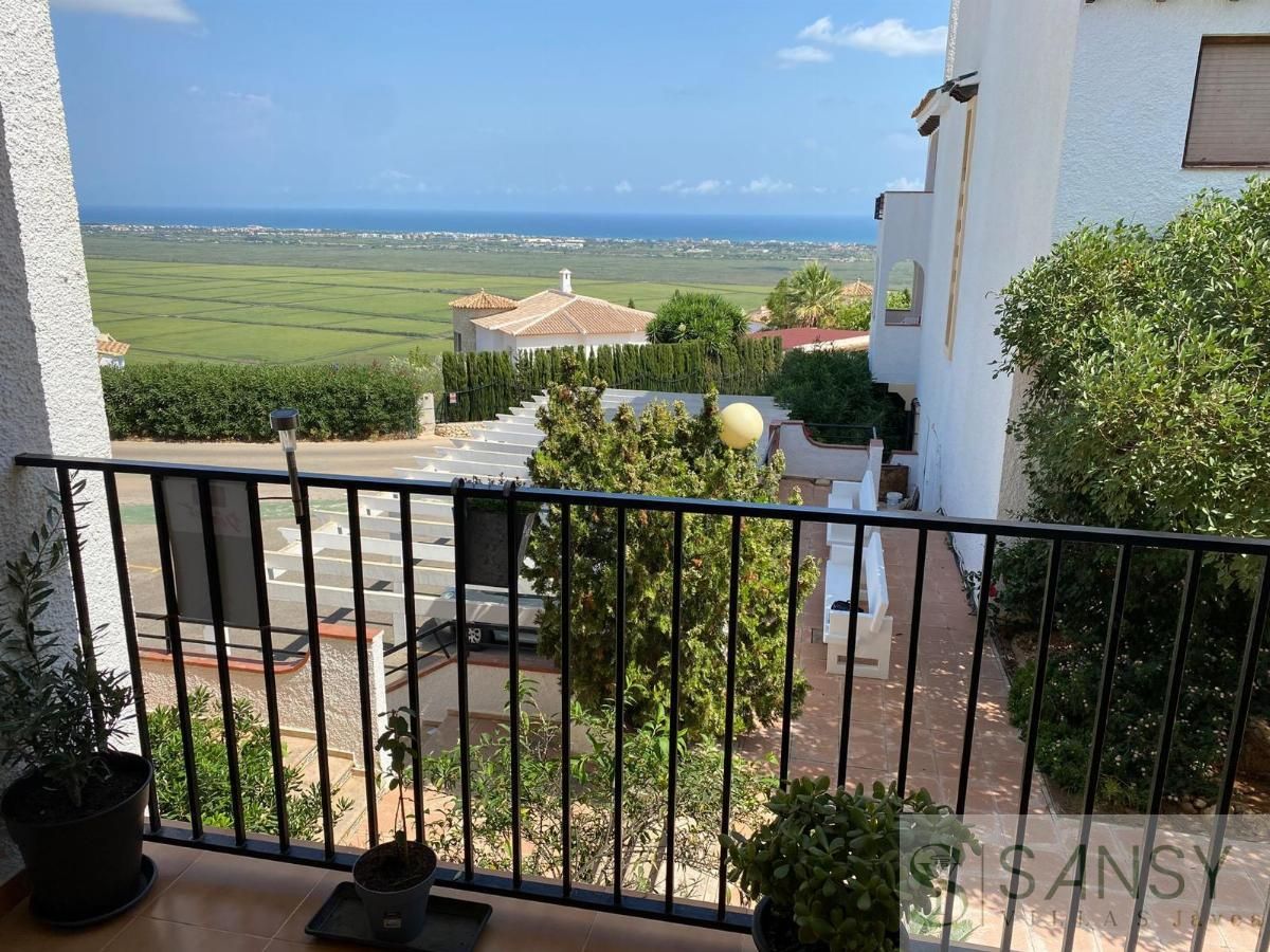 Vista exterior de Apartament en venda en Pego amb Calefacció, Terrassa i Moblat