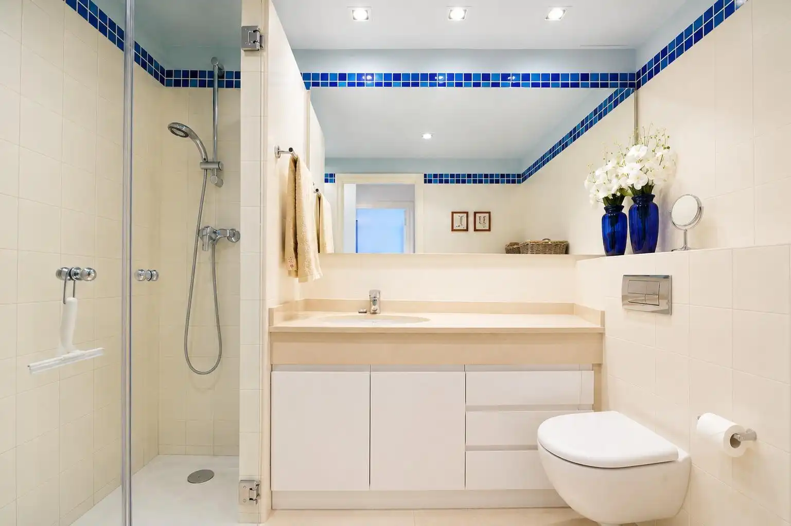 Bathroom of Flat for sale in Salou  with Air Conditioner, Terrace and Storage room