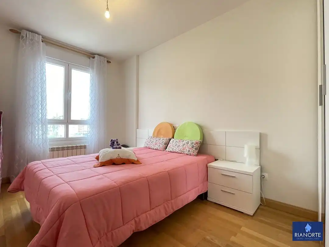 Habitación de Piso en venta en Gozón con Calefacción, Microondas y Balcón