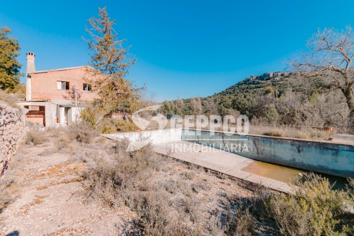 House or chalet for sale in Escariche  with Swimming Pool