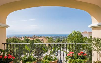 Terrasse von Wohnungen zum verkauf in Benahavís mit Klimaanlage, Heizung und Privatgarten