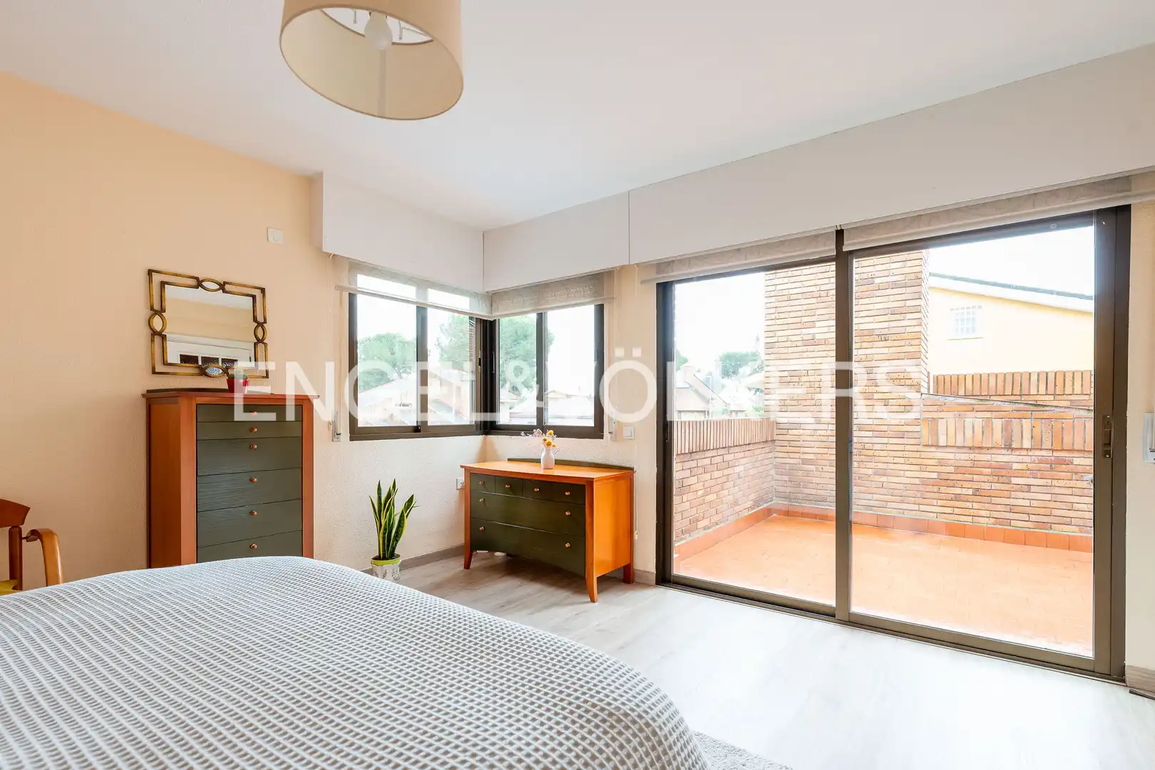 Dormitori de Casa o xalet en venda en Las Rozas de Madrid amb Aire condicionat, Calefacció i Jardí privat