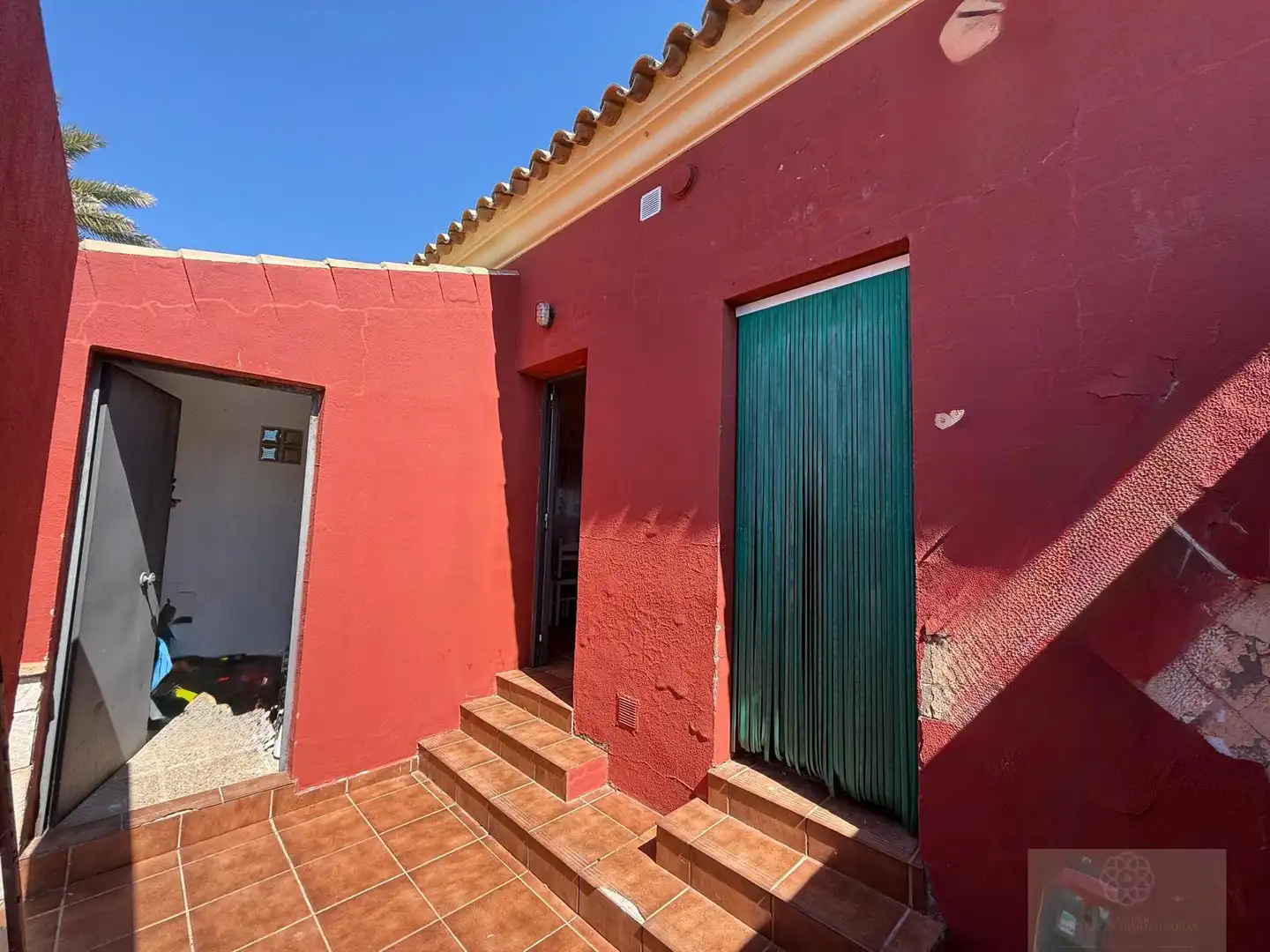 Vista exterior de Casa o xalet en venda en El Puerto de Santa María amb Piscina