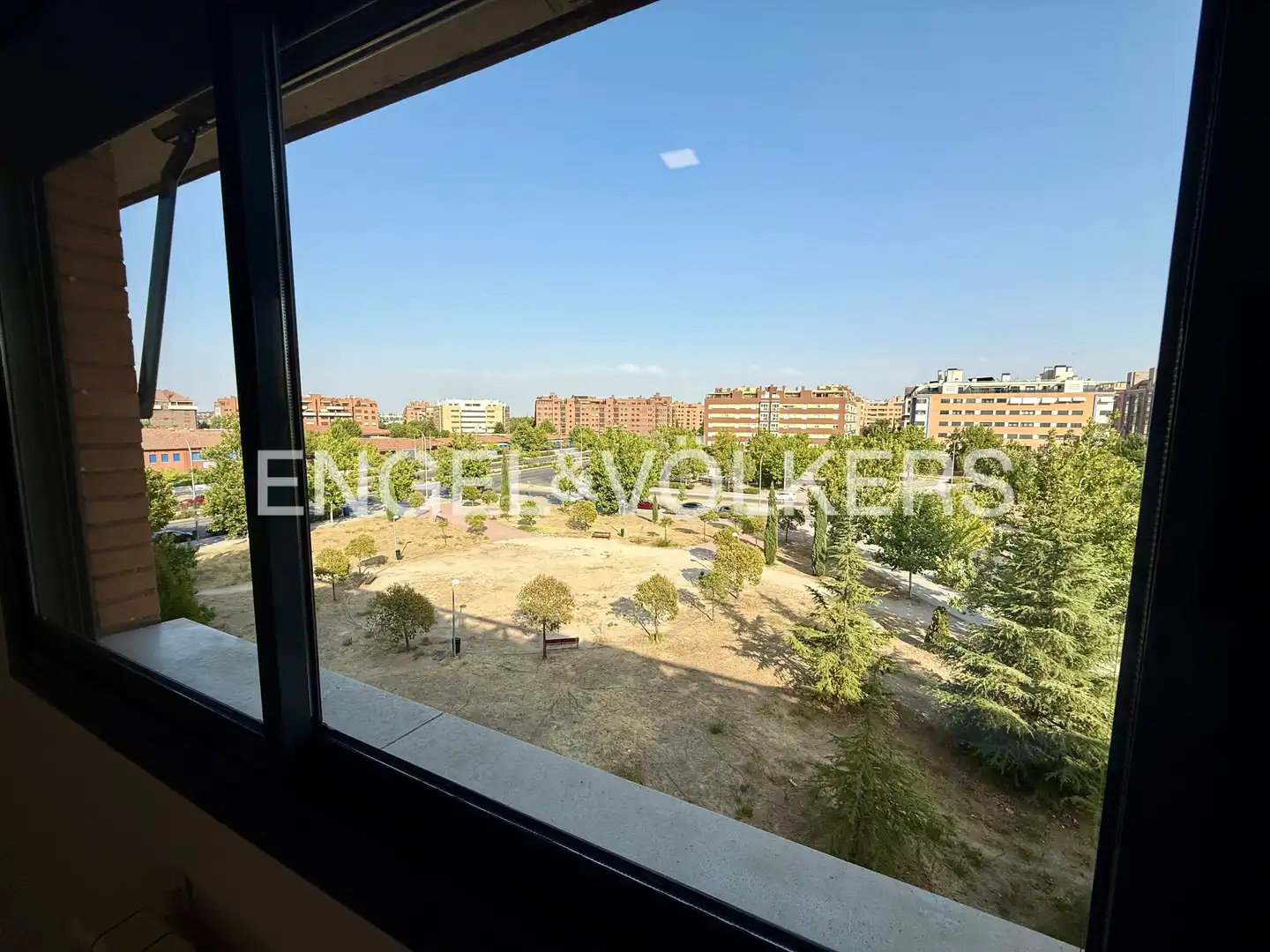 Außenansicht von Wohnung zur Miete in Madrid mit Klimaanlage, Heizung und Parkett