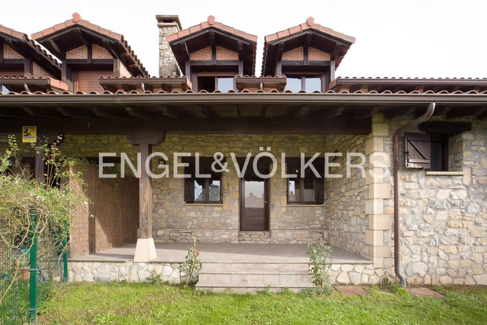 Detached homes for sale in Eguzkitza Bidea, Berango