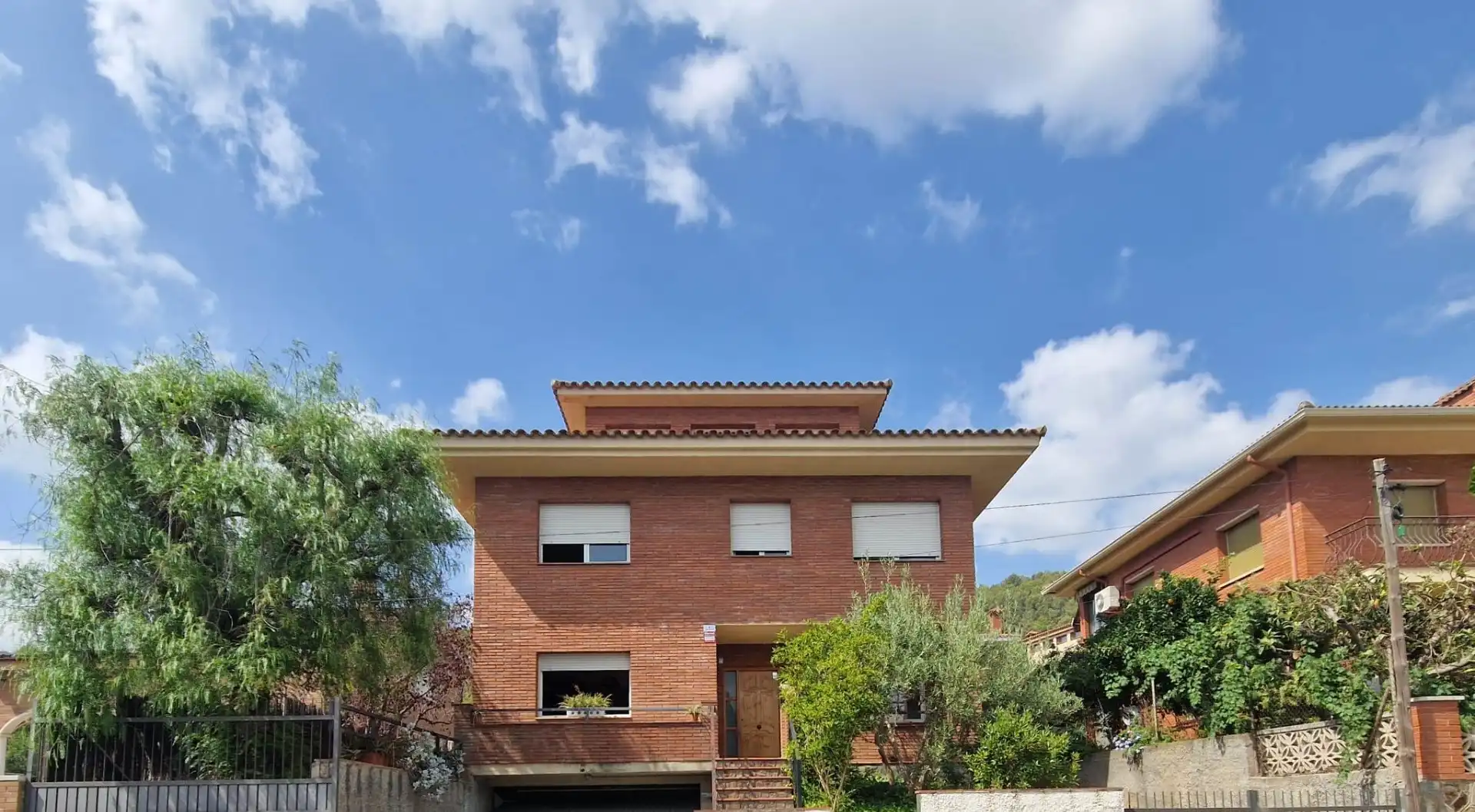 Vista exterior de Casa o chalet en venta en Sant Andreu de la Barca con Calefacción, Jardín privado y Parquet