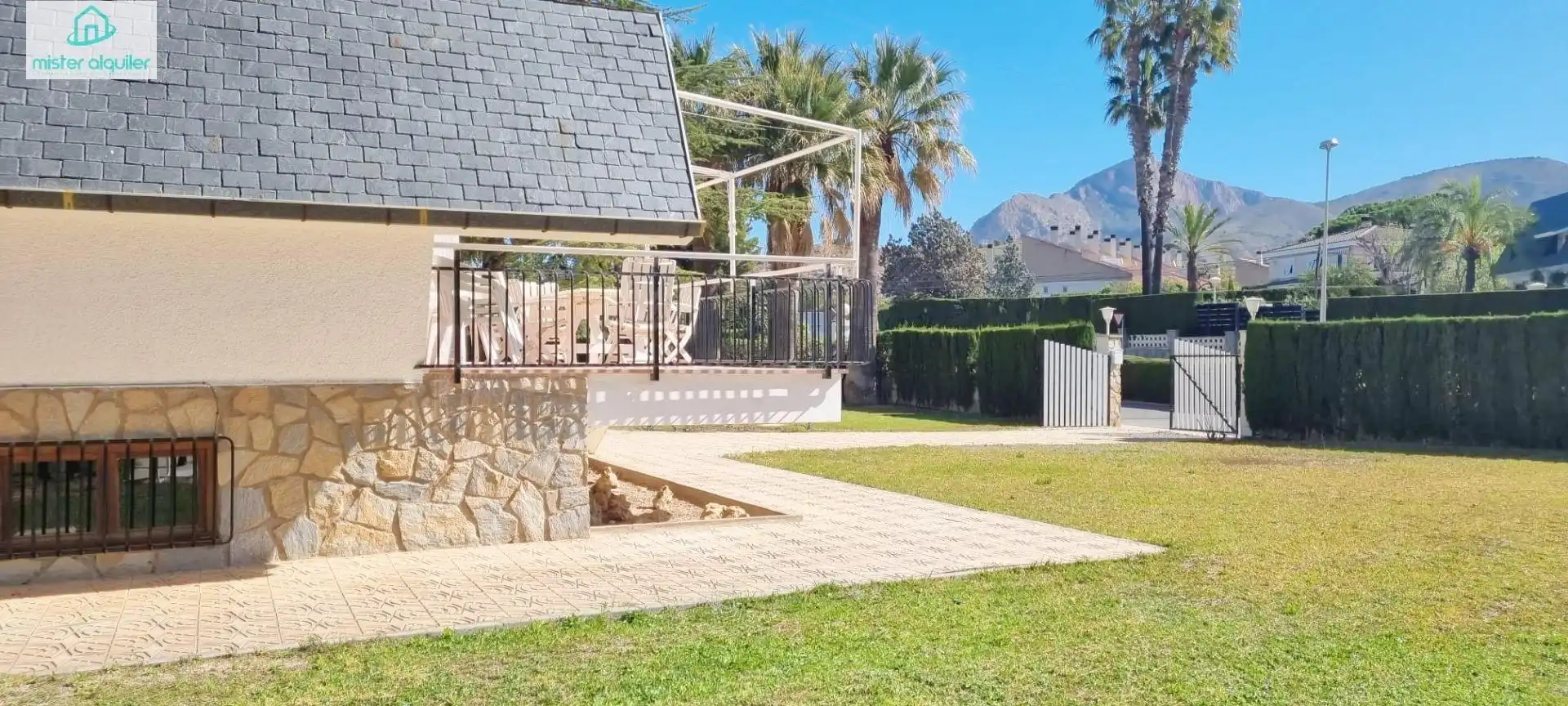 Detached house with terrace for sale in Calle Cíes 9, imagen 5