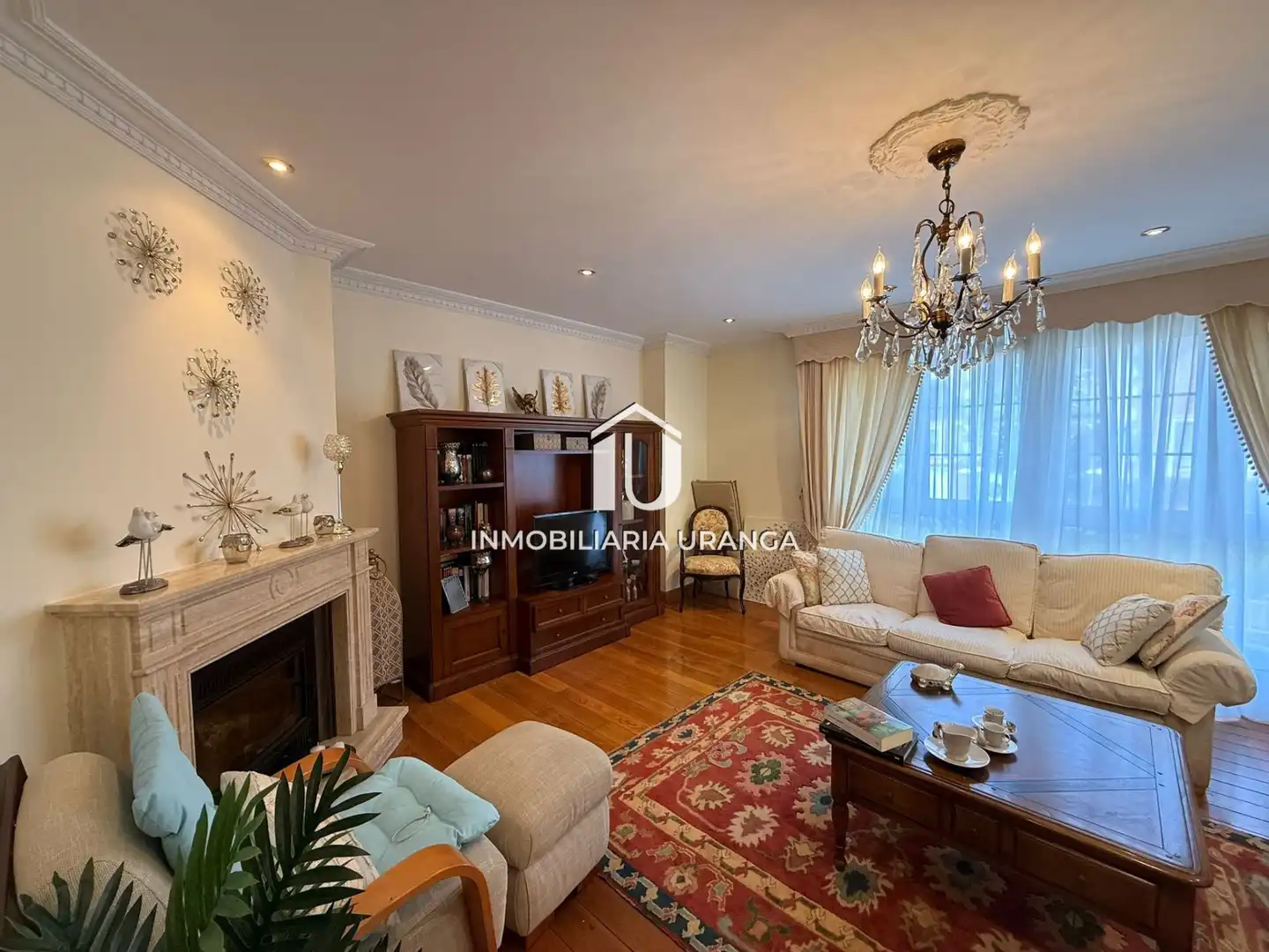 Sala de estar de Casa o chalet en venta en Laredo con Calefacción, Jardín privado y Terraza