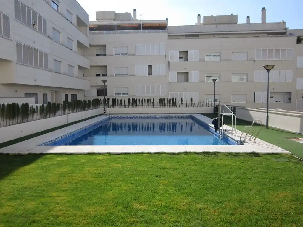 Pis amb piscina en venda a Avenida de Luis Alberto de Cuenca 70