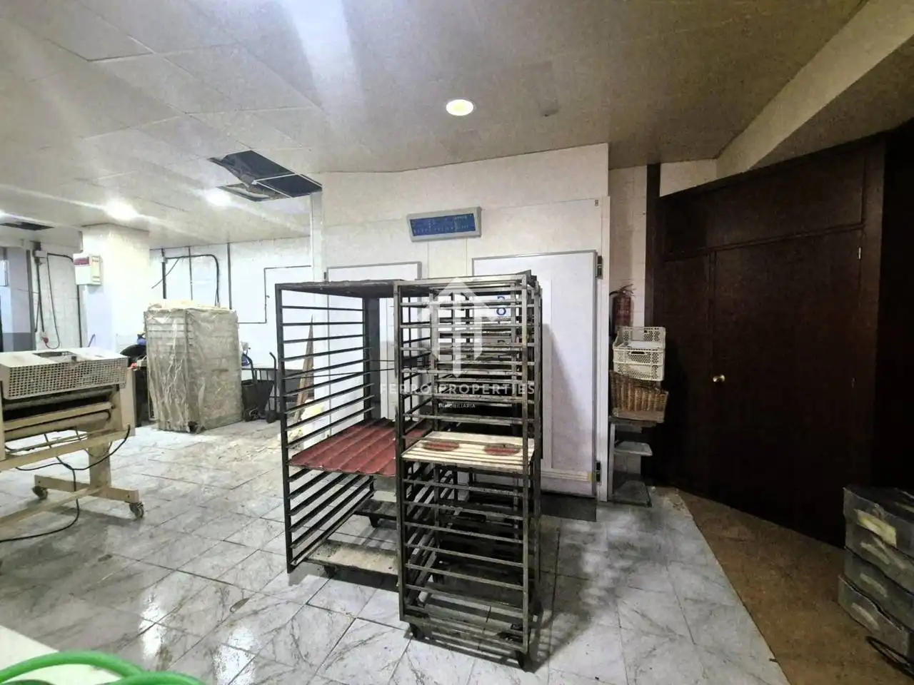 Local en venta en Loja con Aire acondicionado
