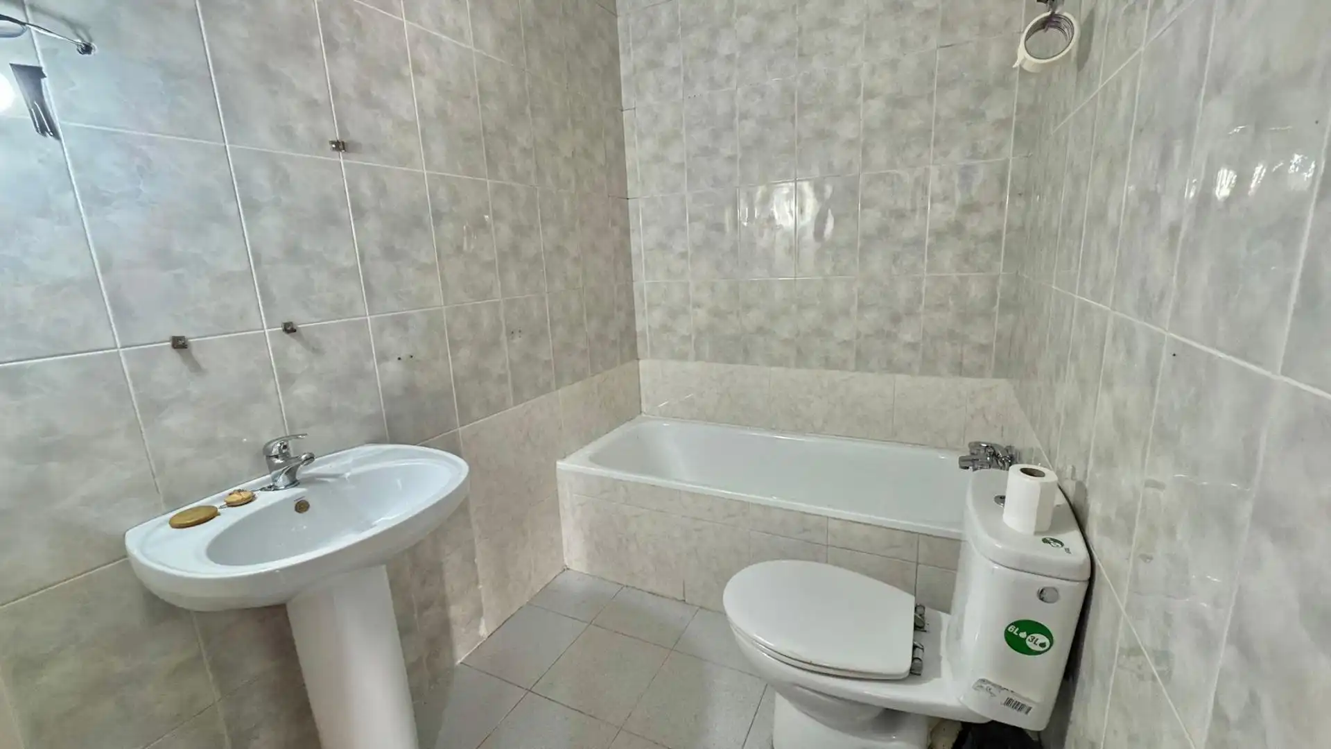 Bathroom of Apartments for sale in Benalmádena  with Balcony