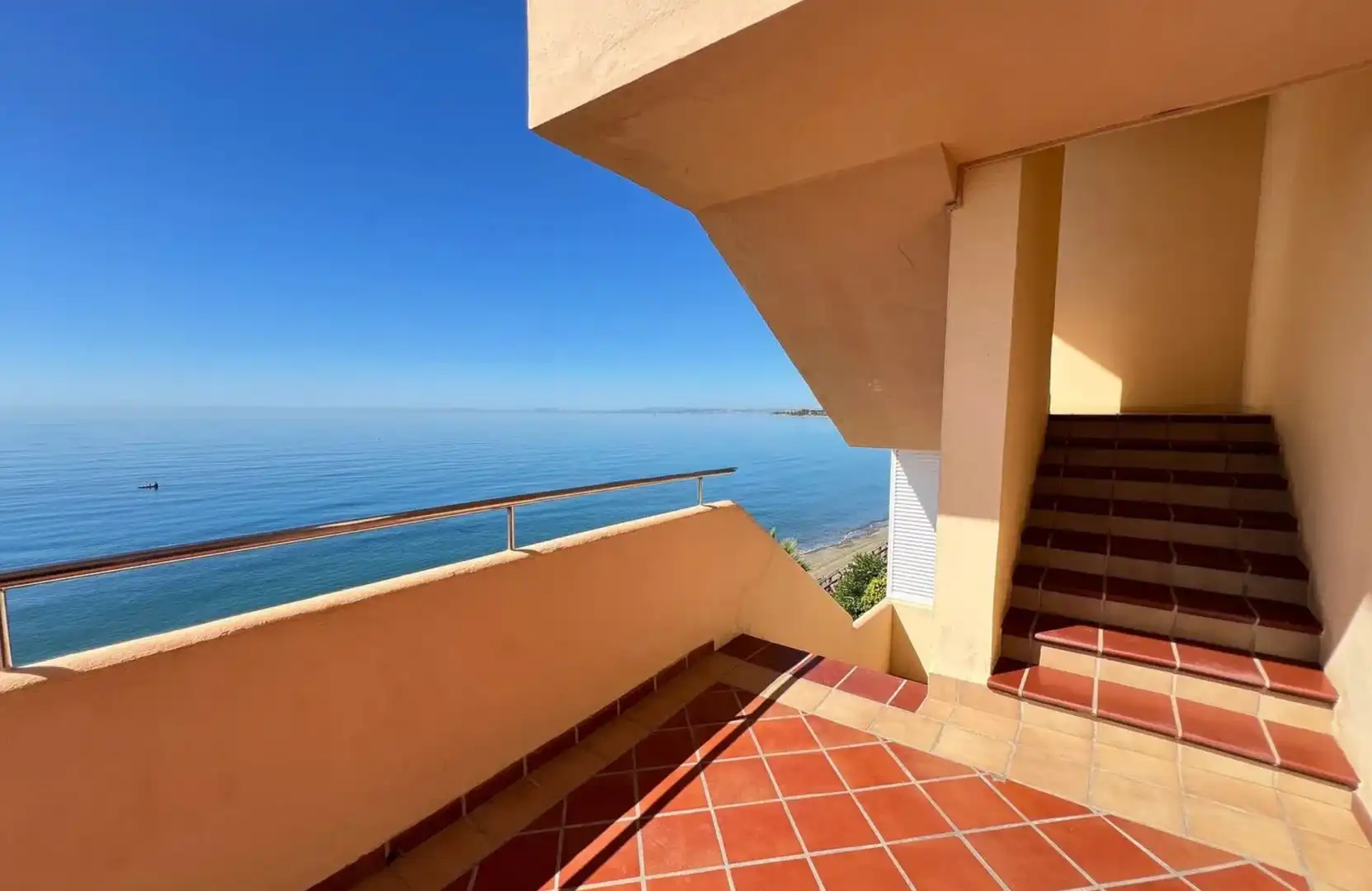 Terrassa de Apartament de lloguer en Estepona amb Aire condicionat, Terrassa i Moblat
