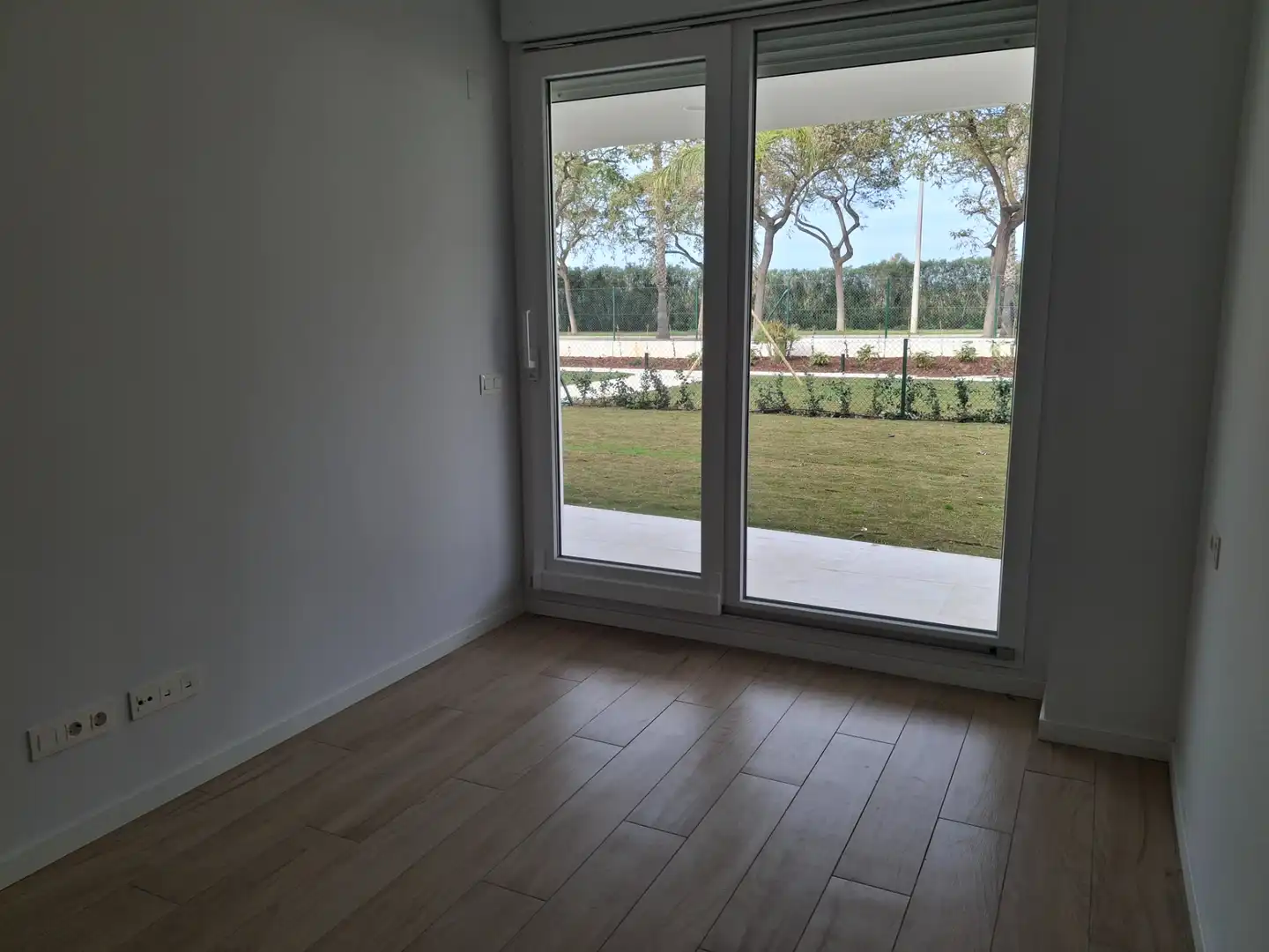 Habitación de Planta baja en venta en Chipiona con Aire acondicionado, Calefacción y Jardín privado