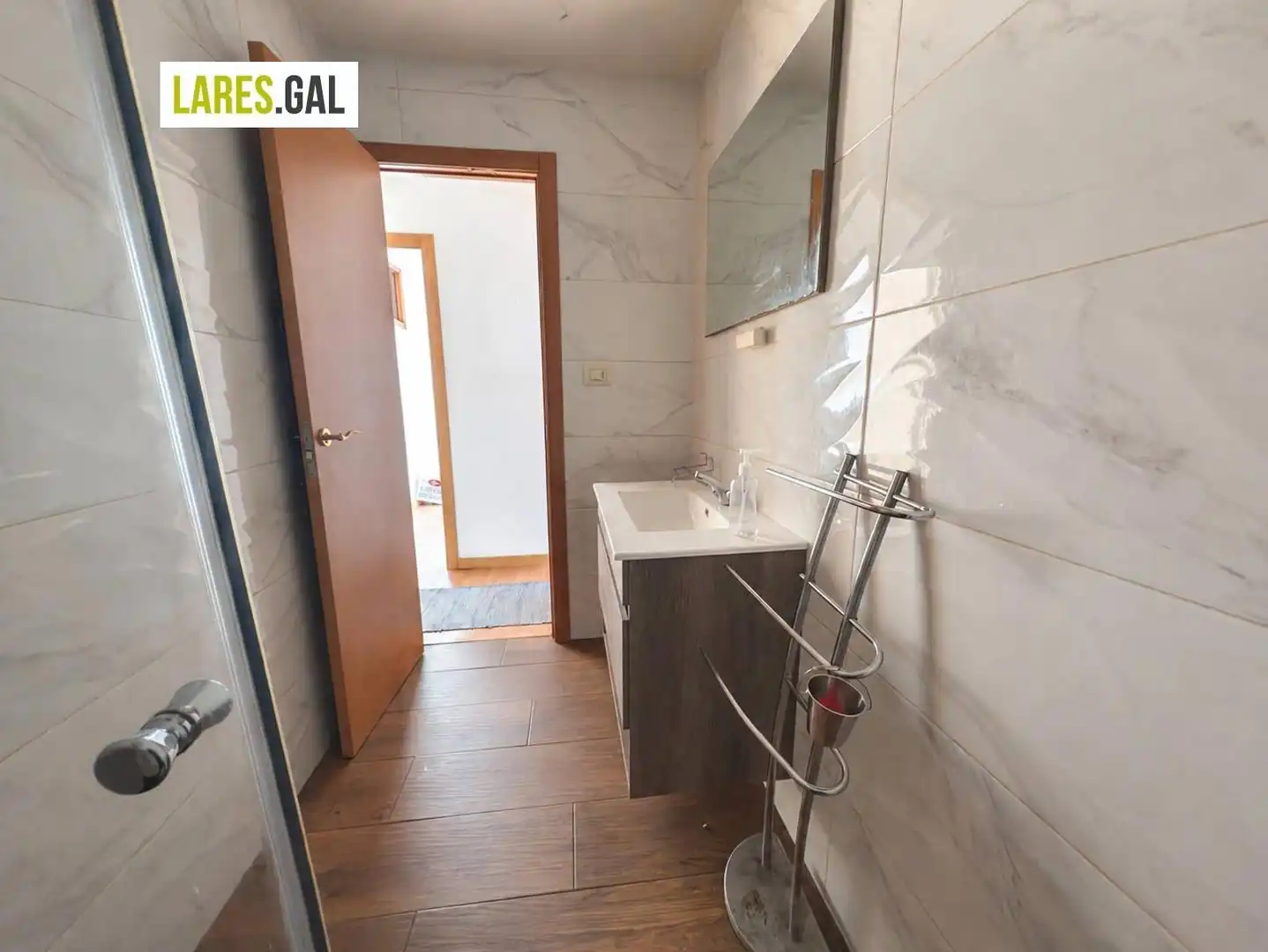 Bathroom of Flat for sale in Moaña, Pontevedra