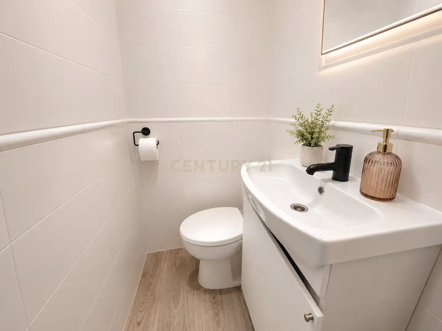 Bany de Casa o xalet en venda en Alhaurín de la Torre amb Aire condicionat, Jardí privat i Traster