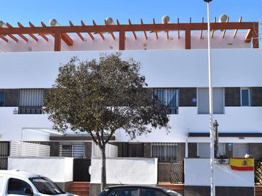 Casa amb piscina en venda a De Las Cortes Valencianas