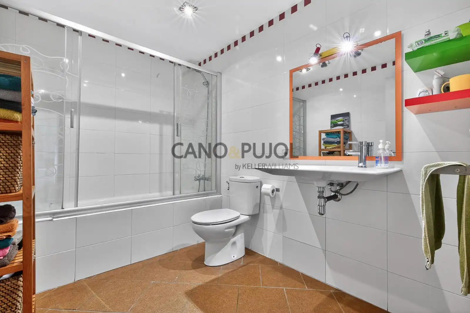 Bathroom of Houses for sale in Terrassa  with Air Conditioner, Heating and Terrace