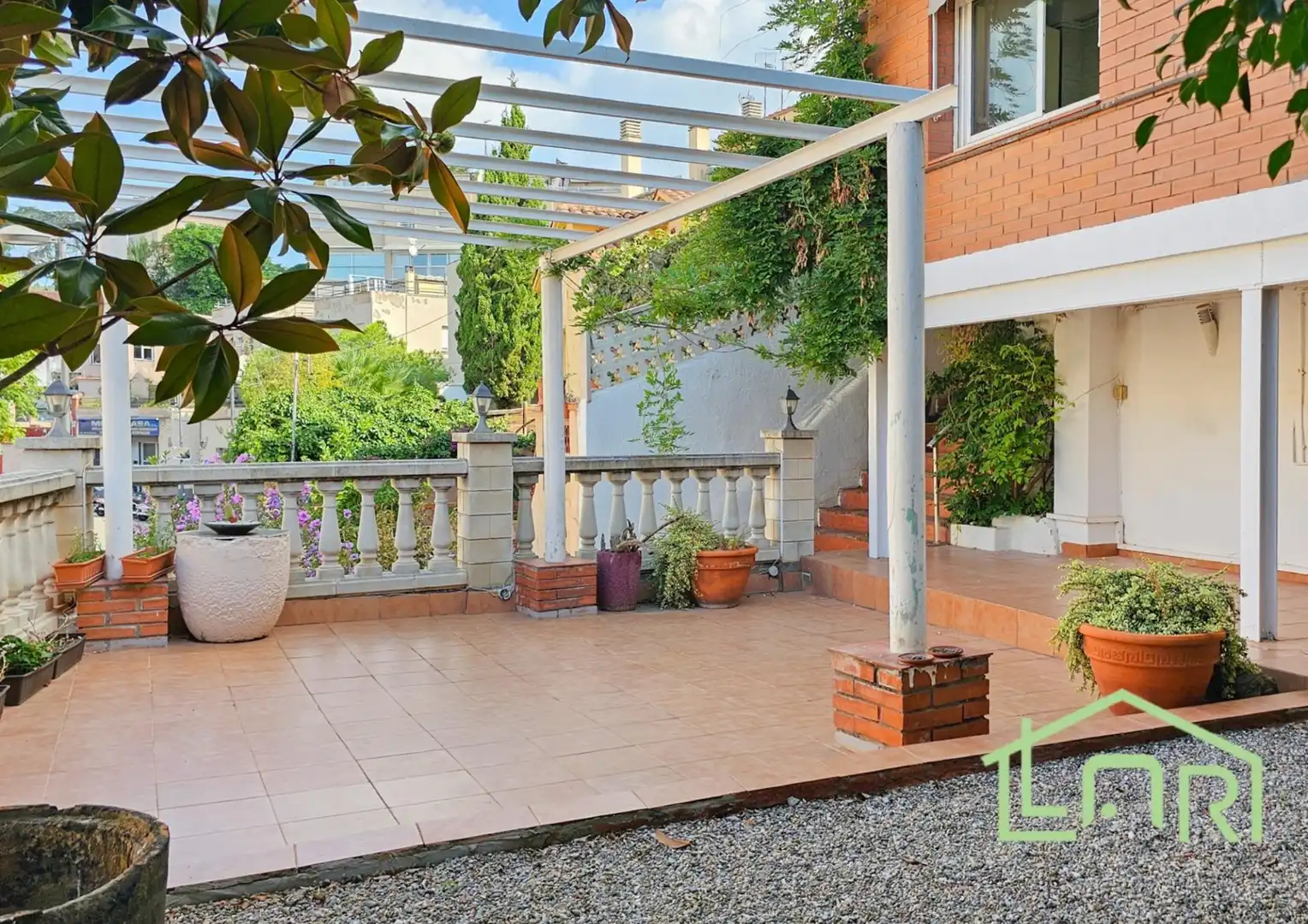 Terrassa de Casa o xalet en venda en Sant Just Desvern amb Calefacció, Jardí privat i Parquet