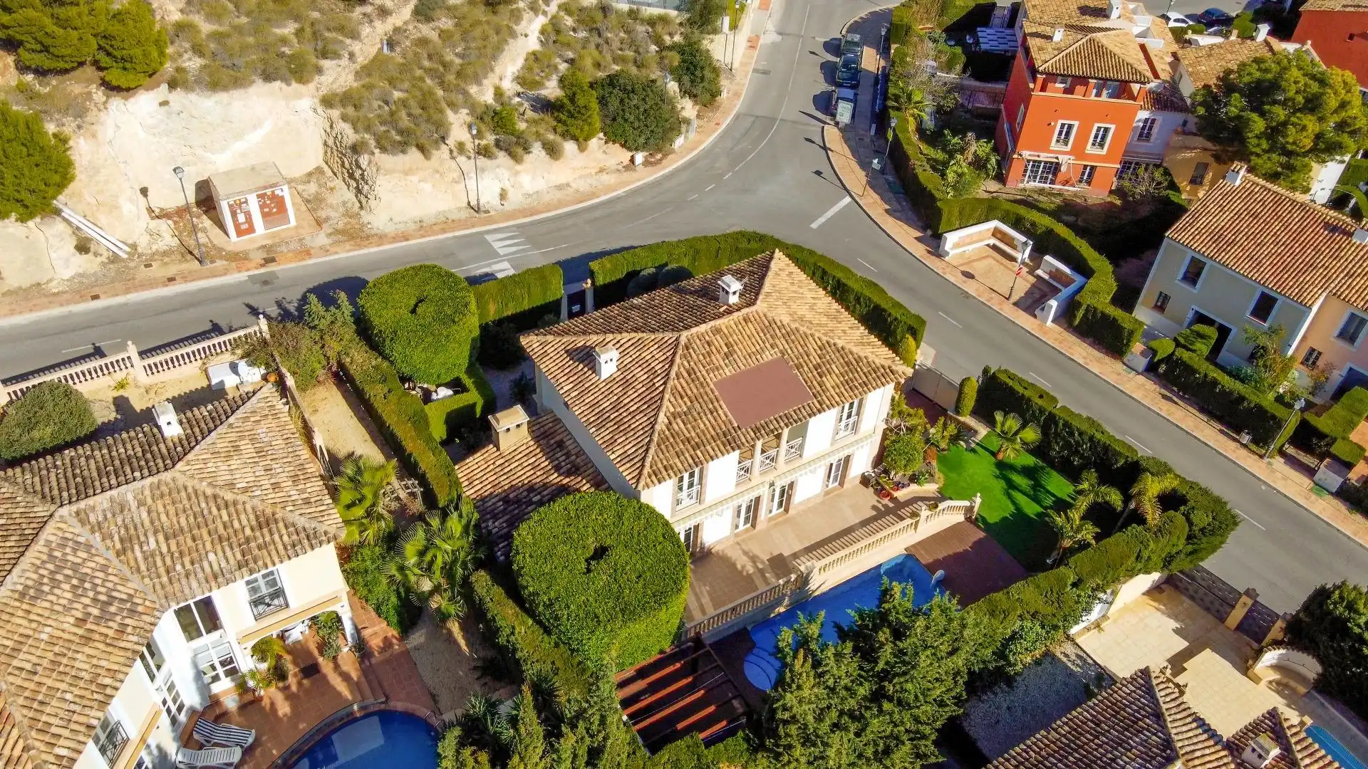 Außenansicht von Haus oder Chalet zum Verkauf in Finestrat mit Klimaanlage, Heizung und Privatgarten