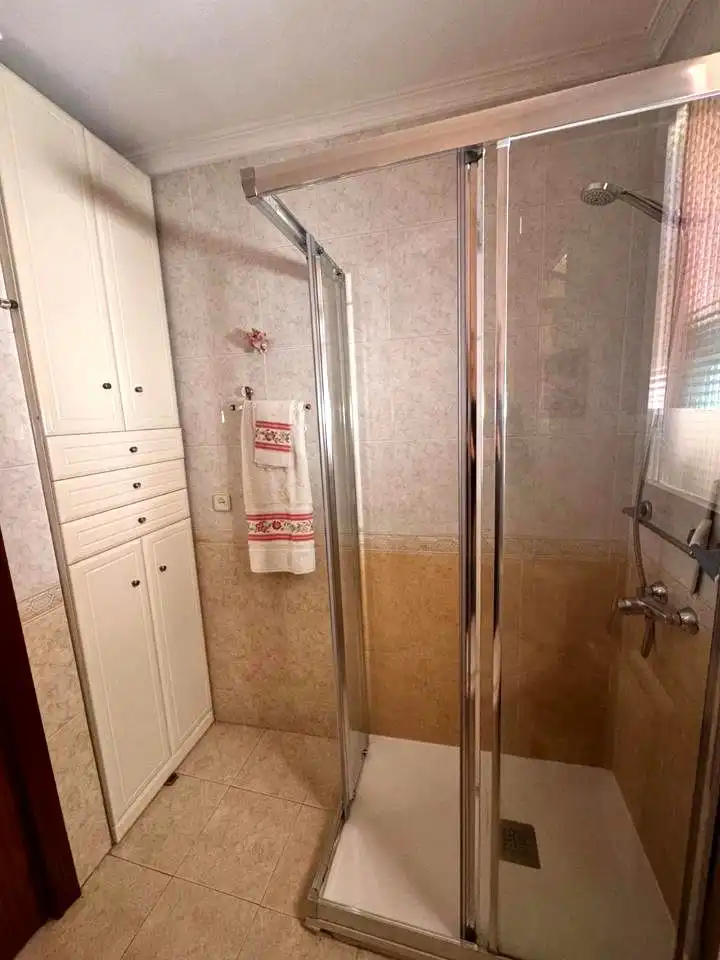 Bathroom of Flat for sale in Madrid  with Heating, Furnished and Alarm