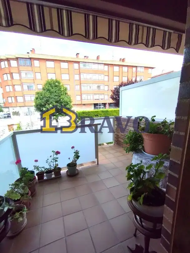 Terraza de Casa adosada en venta en Medina de Pomar con Calefacción, Jardín privado y Terraza