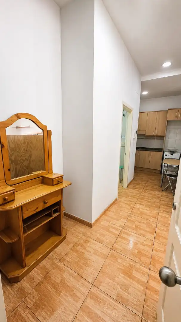 Flat to rent in Calle Tomás Miller 28, imagen 4