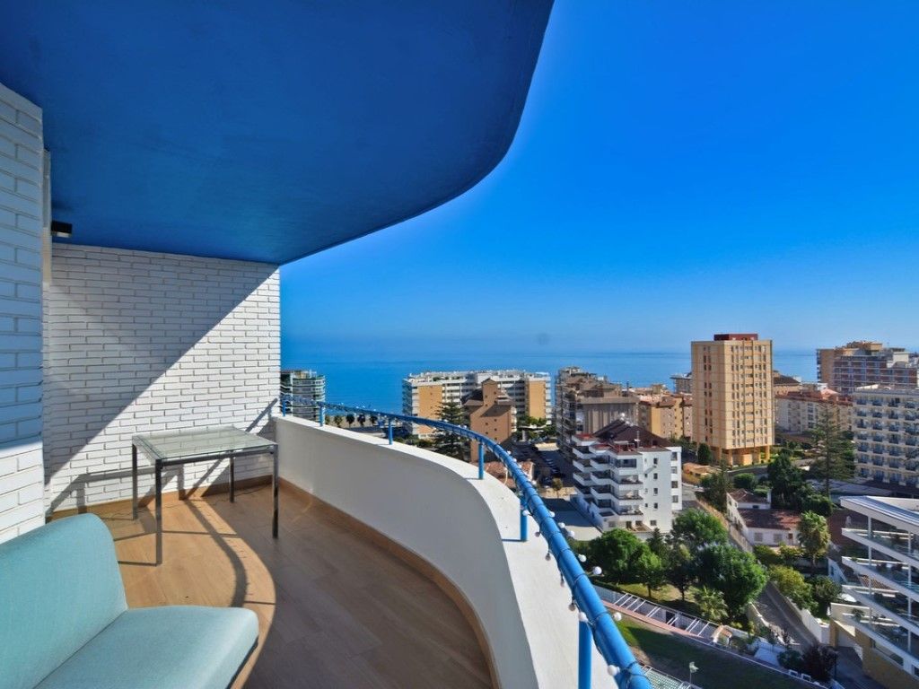 Bedroom of Flat for sale in Fuengirola  with Air Conditioner, Terrace and Furnished