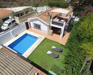 Piscina de Casa o xalet en venda en Fuengirola amb Aire condicionat, Jardí privat i Terrassa