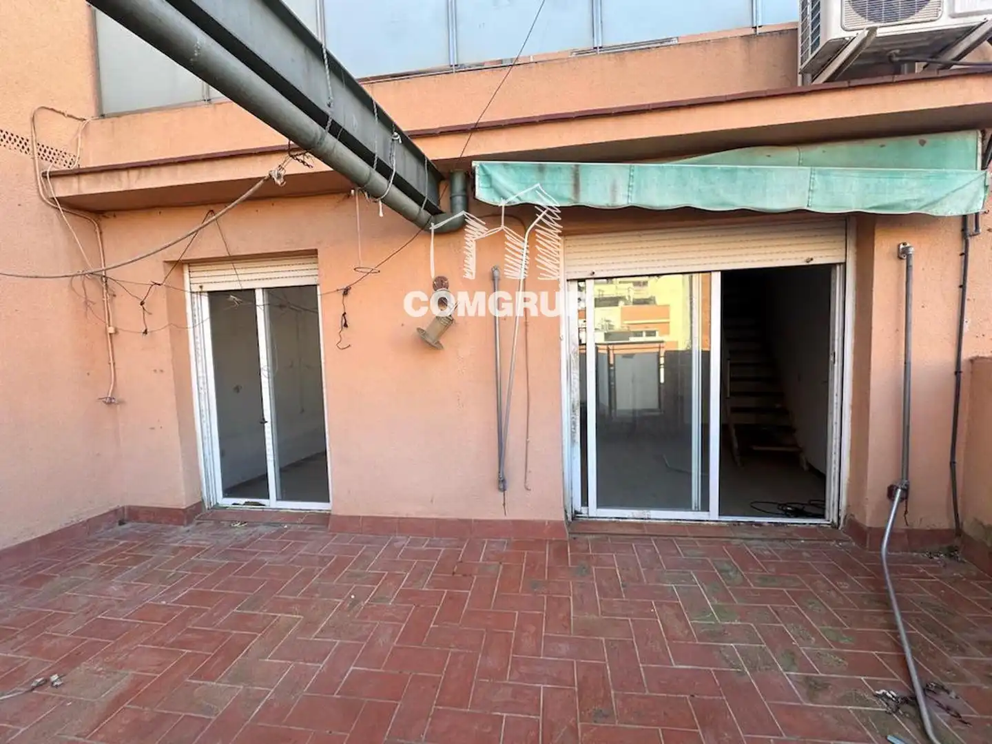 Außenansicht von Maisonette zum Verkauf in L'Hospitalet de Llobregat mit Terrasse