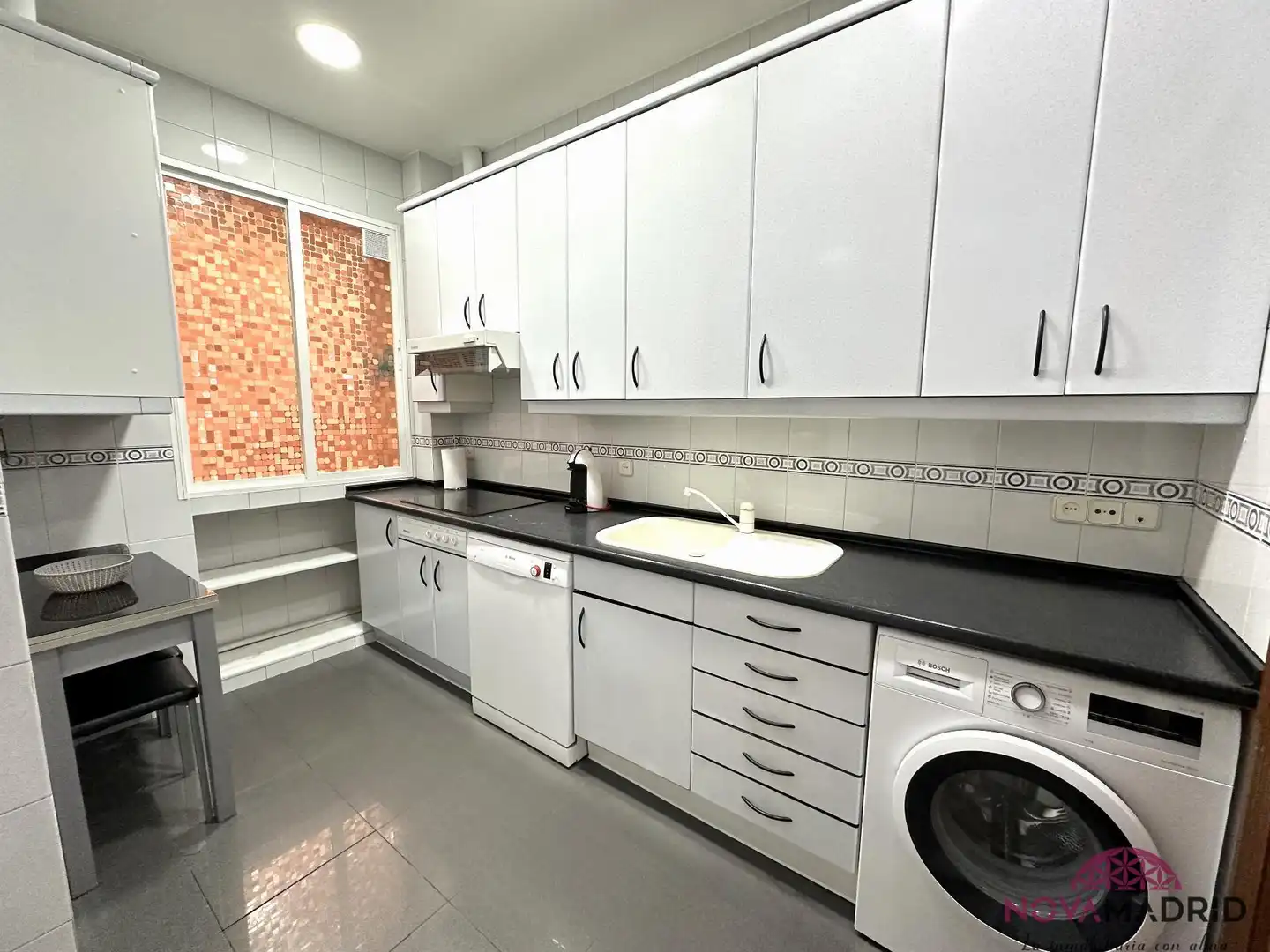 Kitchen of Flat for sale in Madrid  with Heating and Furnished
