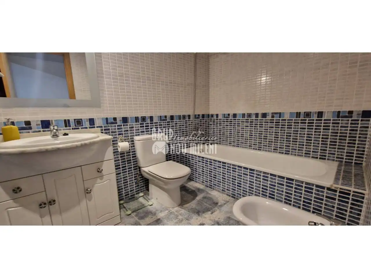 Badezimmer von Wohnung zur Miete in Massanassa mit Klimaanlage, Terrasse und Möbliert
