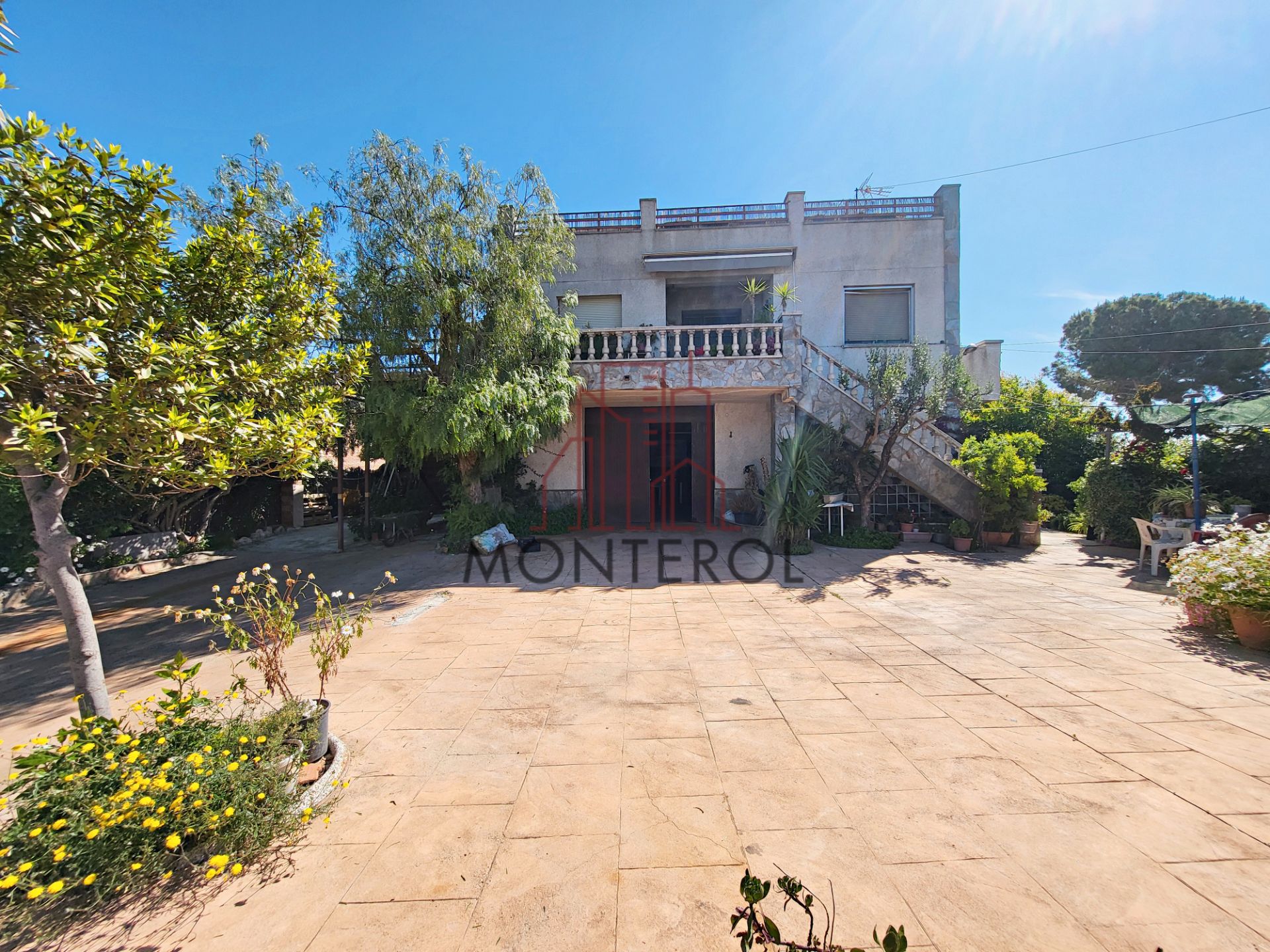 Exterior view of House or chalet for sale in Terrassa  with Air Conditioner, Private garden and Terrace