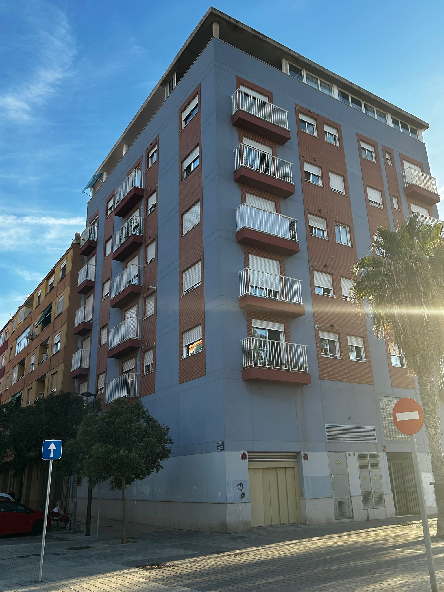 Exterior view of Flat for sale in  Valencia Capital  with Air Conditioner, Storage room and Furnished