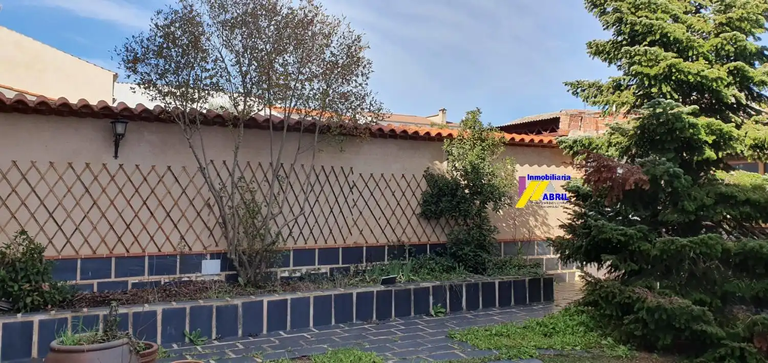 Houses for sale in Aldeaquemada