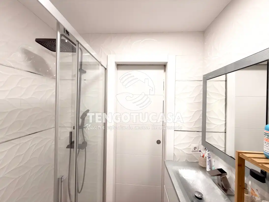 Badezimmer von Wohnung zum Verkauf in Madrid mit Klimaanlage, Heizung und Möbliert