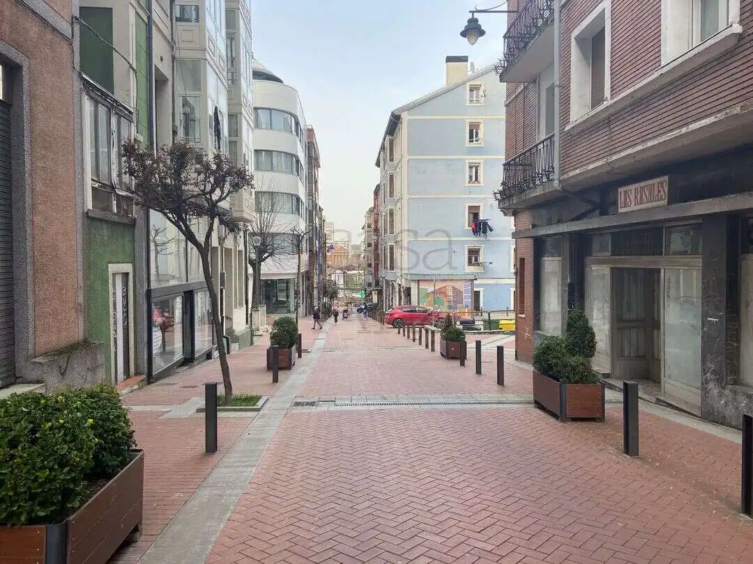 Vista exterior de Piso en venta en Barakaldo  con Balcón