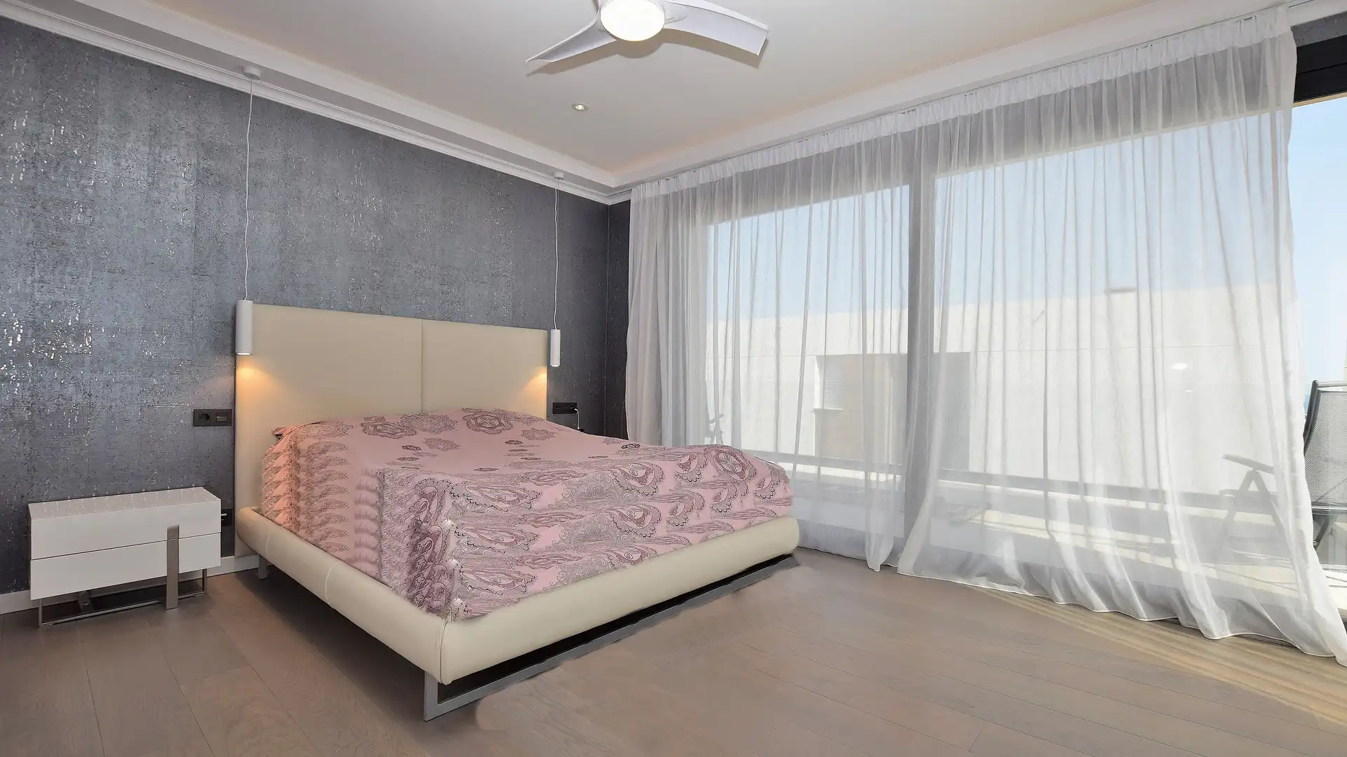 Bedroom of Houses for sale in Cambrils  with Air Conditioner, Private garden and Parquet flooring