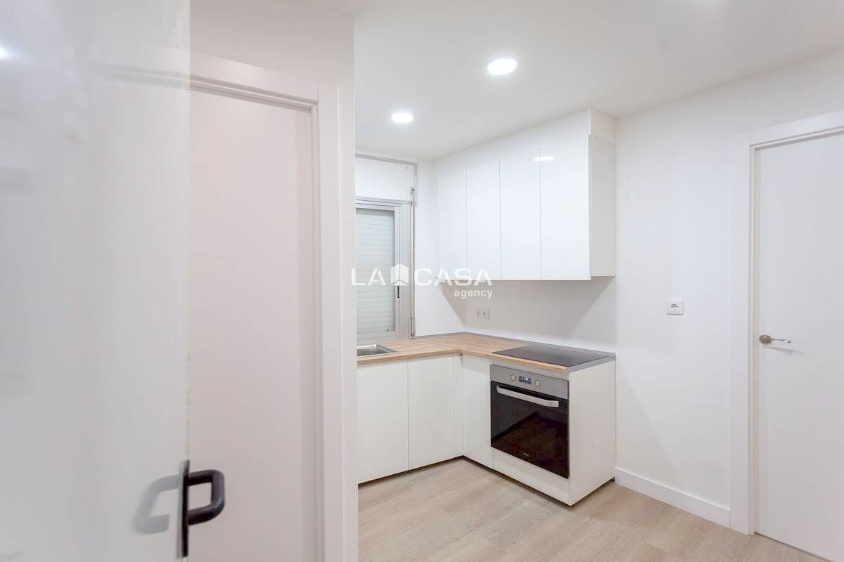Cuina de Planta baixa en venda en Castelldefels amb Terrassa