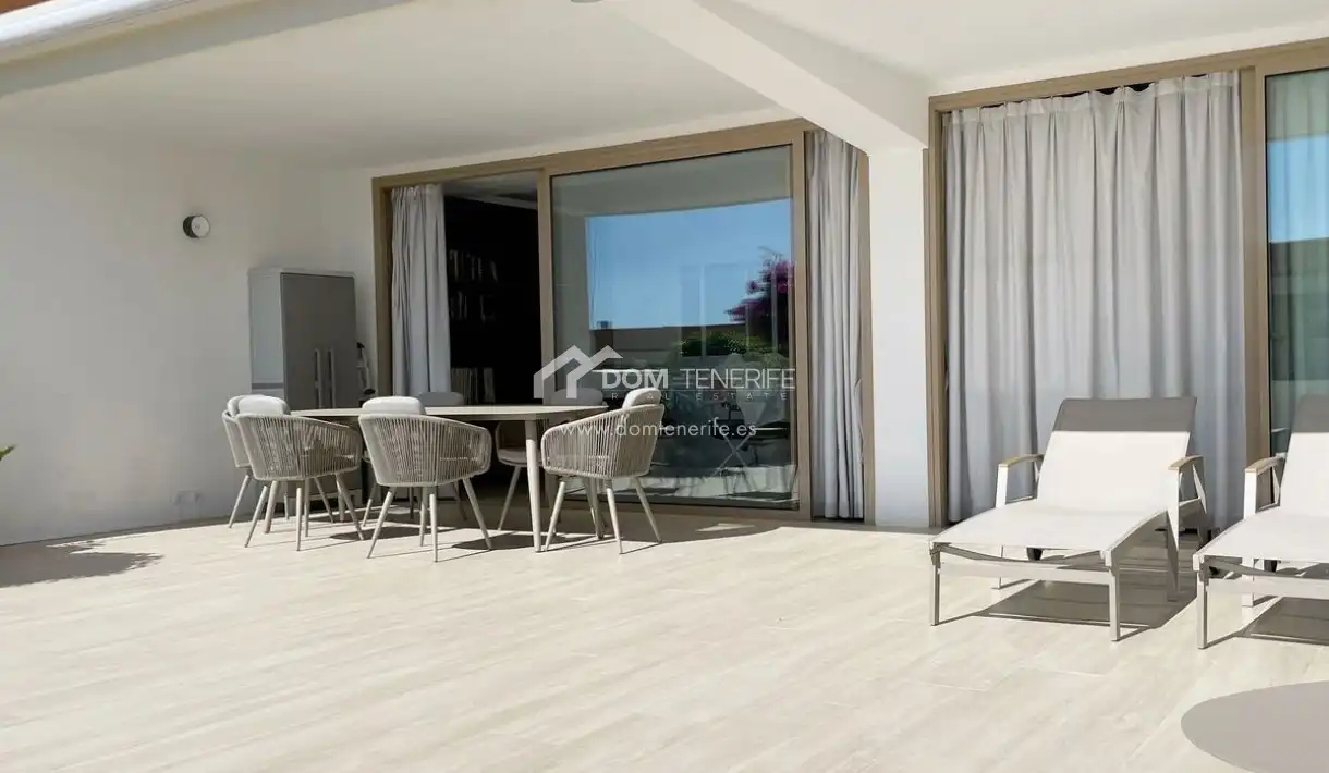 Terraza de Piso en venta en Adeje con Terraza, Piscina y Amueblado