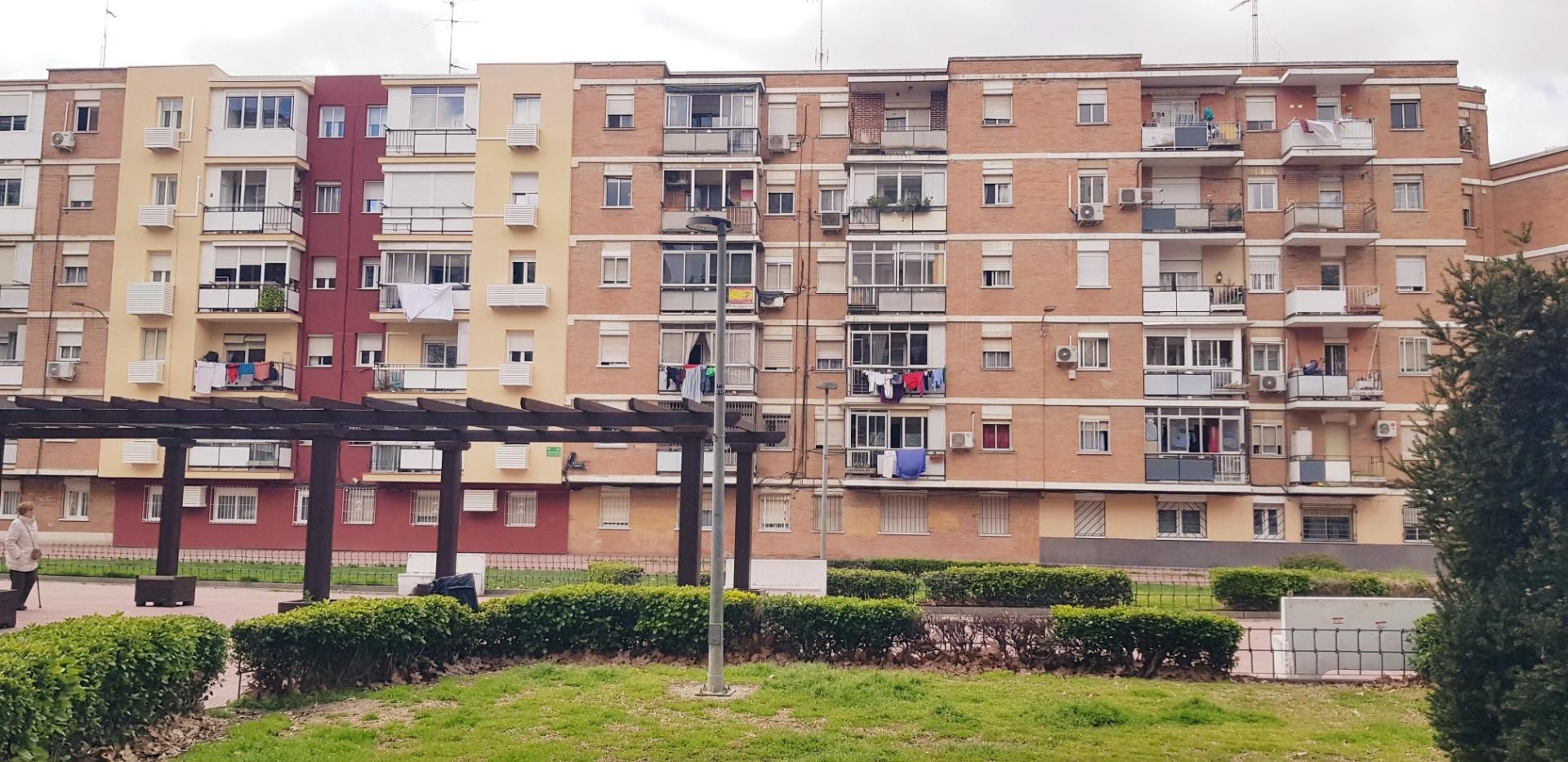 Vista exterior de Piso en venta en Alcalá de Henares con Terraza