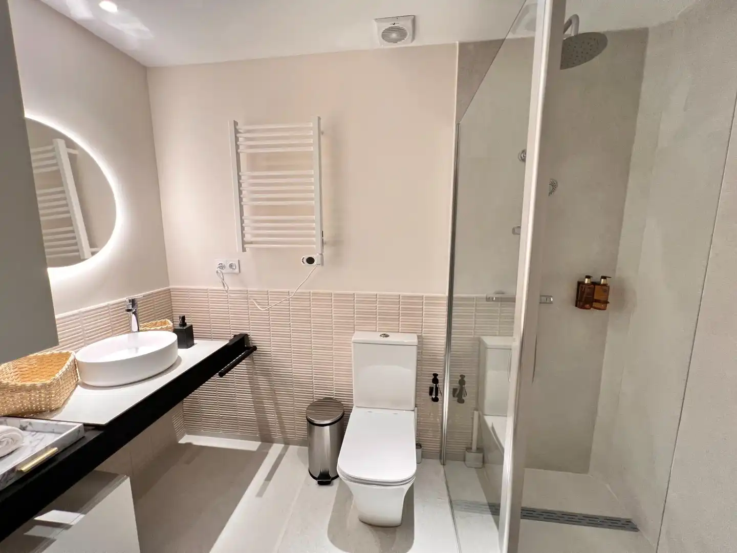 Badezimmer von Wohnung zum Verkauf in Valencia mit Klimaanlage, Heizung und Möbliert