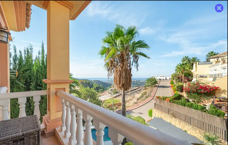 Vista exterior de Casa o chalet en venta en Istán con Aire acondicionado, Jardín privado y Piscina