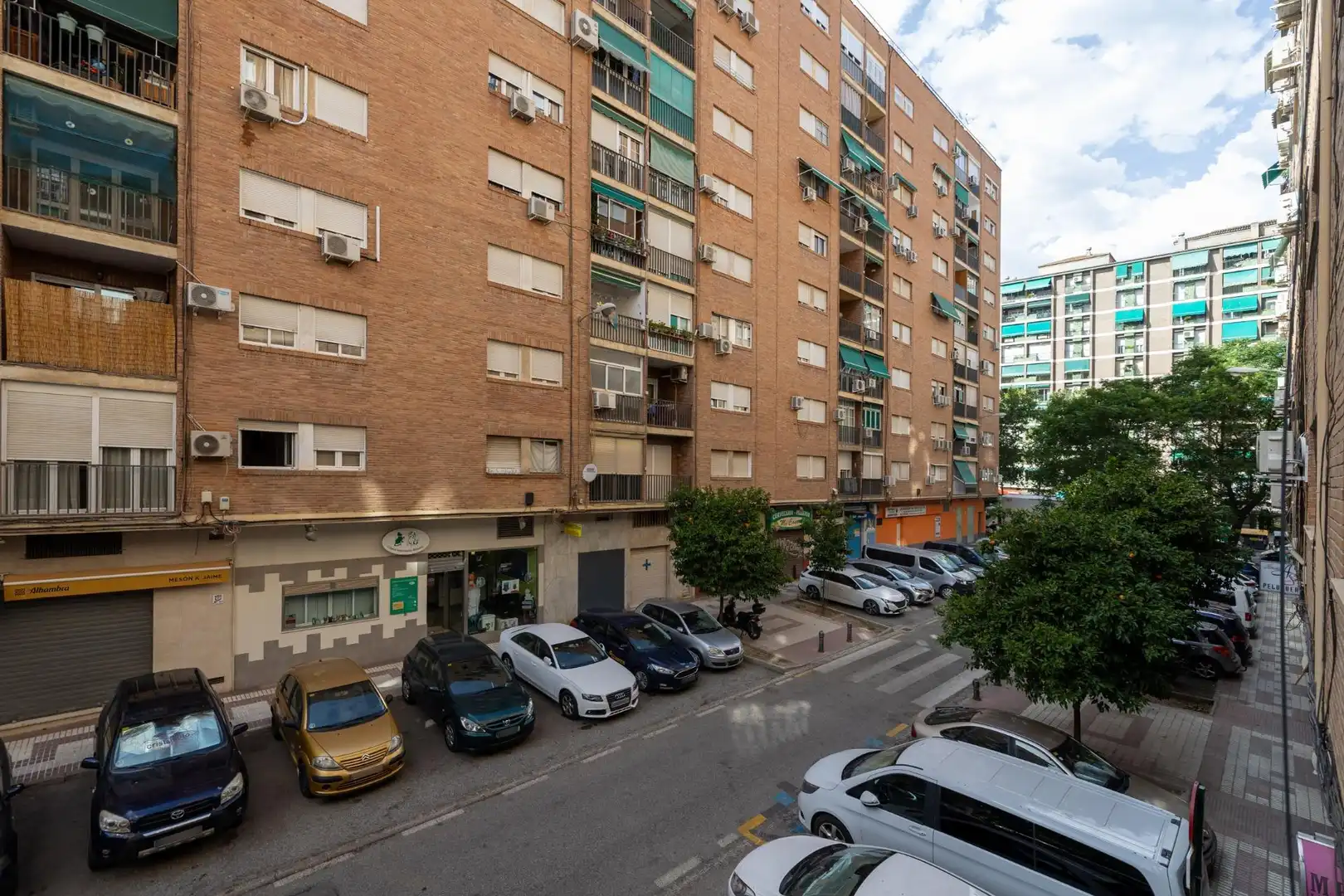 Außenansicht von Wohnung zum Verkauf in Granada mit Terrasse und Möbliert