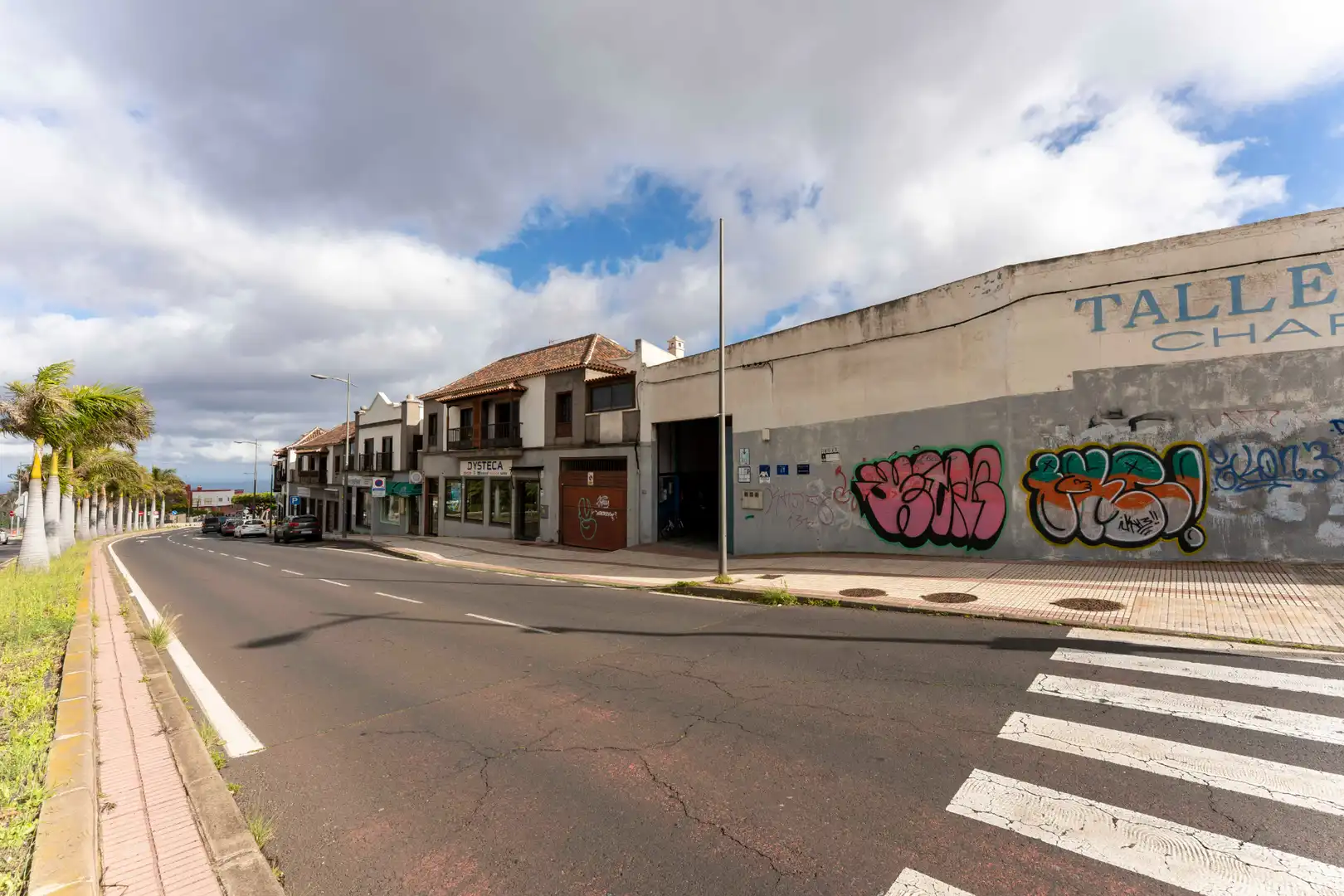 Außenansicht von Fabrikhallen zur Miete in San Cristóbal de la Laguna