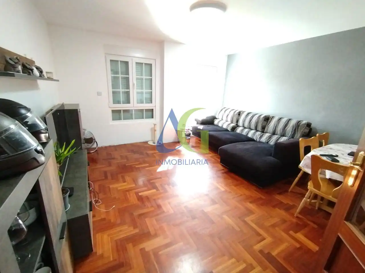 Living room of Flat for sale in León Capital   with Parquet flooring and Storage room