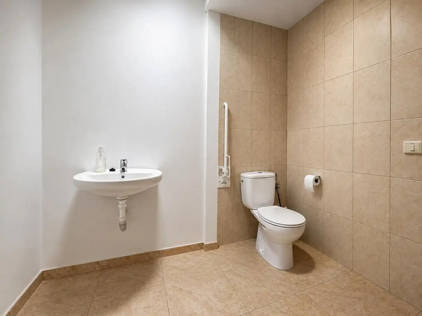 Local comercial en alquiler en del Castillo 17, imagen 18