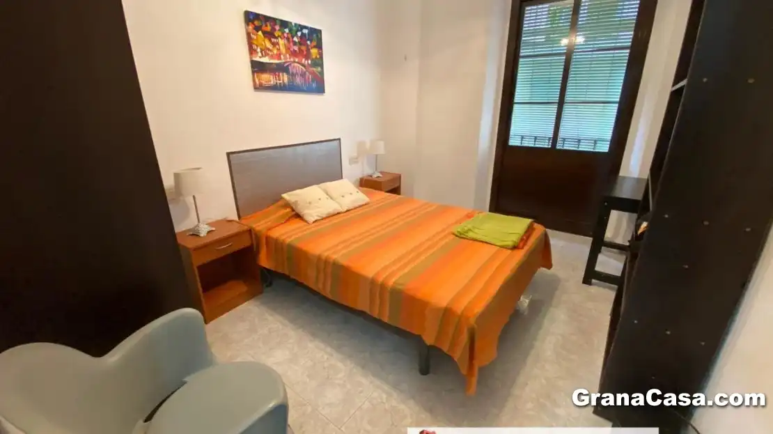 Bedroom of Flat for rent in Granada  with Air Conditioner, Heating and Furnished
