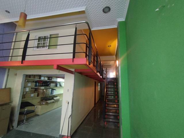 Local comercial en Alquiler en A Milagrosa